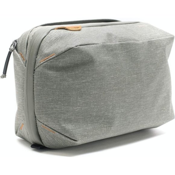 Women's Toiletry and Cosmetic Bags - Picture 1 of 3